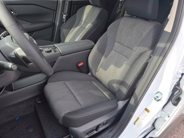 2026 Everest White Pearl Tricoat Nissan Rogue SV AWD SUV