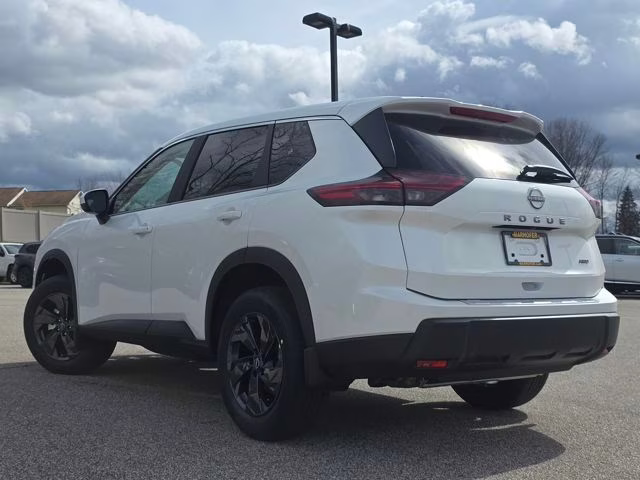 2026 Everest White Pearl Tricoat Nissan Rogue SV AWD SUV
