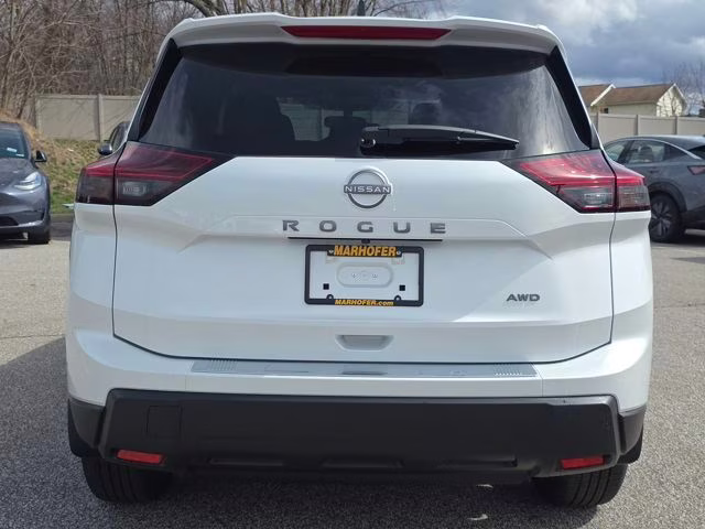 2026 Everest White Pearl Tricoat Nissan Rogue SV AWD SUV