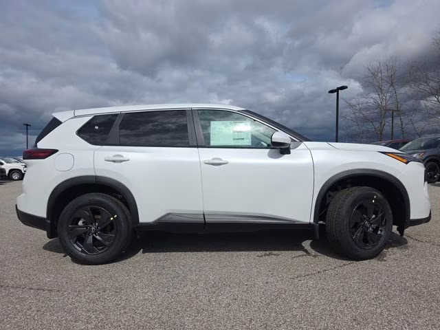2026 Everest White Pearl Tricoat Nissan Rogue SV AWD SUV
