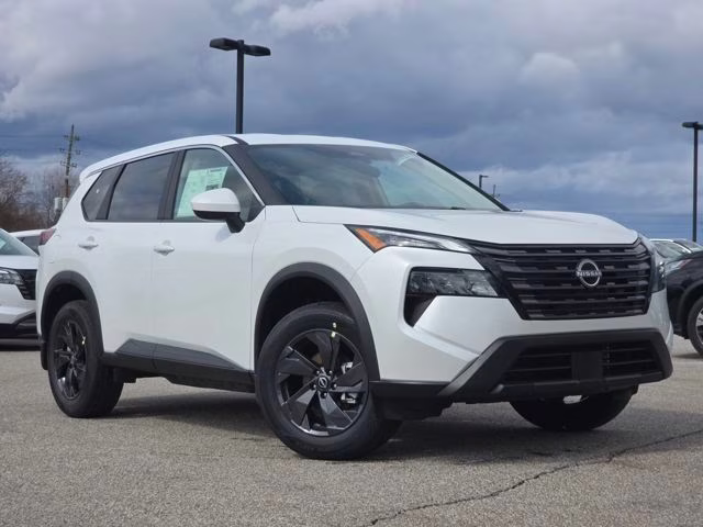 2026 Everest White Pearl Tricoat Nissan Rogue SV AWD SUV