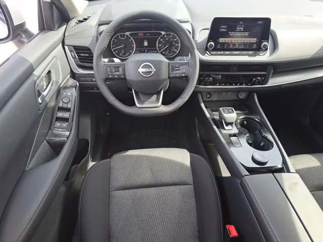2026 Everest White Pearl Tricoat Nissan Rogue SV AWD SUV
