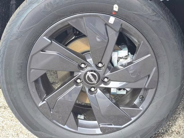 2026 Everest White Pearl Tricoat Nissan Rogue SV AWD SUV