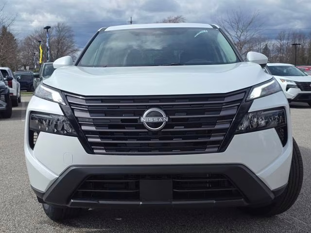 2026 Everest White Pearl Tricoat Nissan Rogue SV AWD SUV
