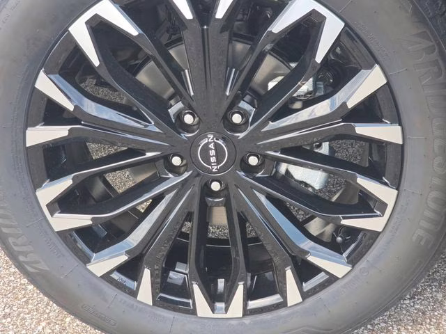 2026 Everest White Pearl Tricoat Nissan Rogue Dark Armor AWD SUV