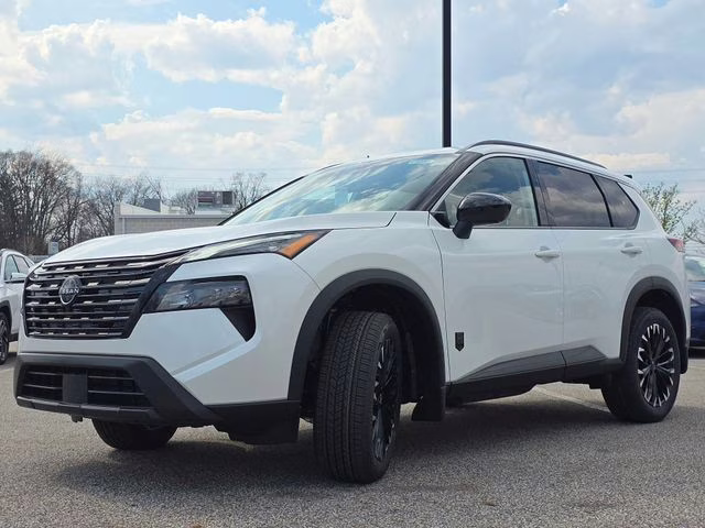 2026 Everest White Pearl Tricoat Nissan Rogue Dark Armor AWD SUV