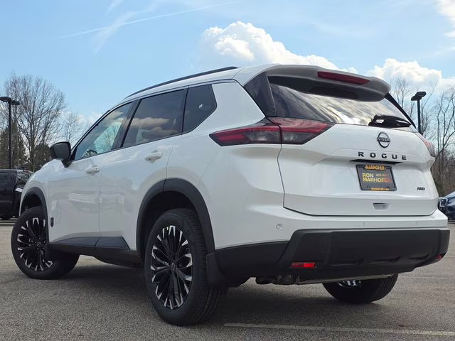 2026 Everest White Pearl Tricoat Nissan Rogue Dark Armor AWD SUV