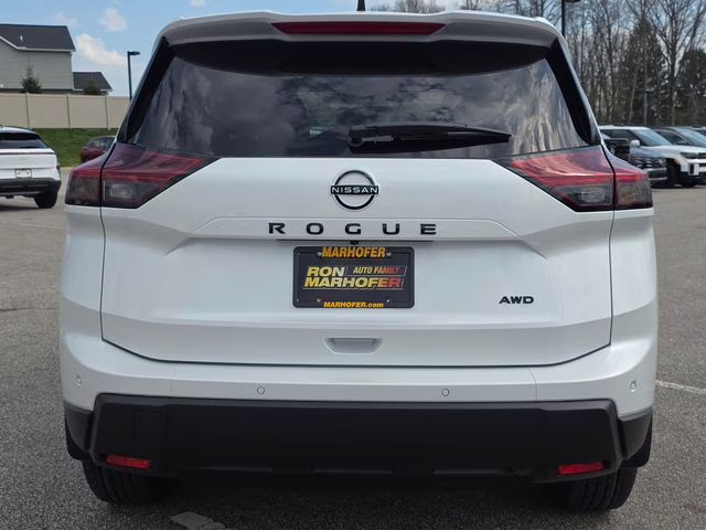 2026 Everest White Pearl Tricoat Nissan Rogue Dark Armor AWD SUV