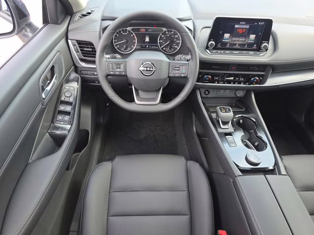 2026 Everest White Pearl Tricoat Nissan Rogue Dark Armor AWD SUV