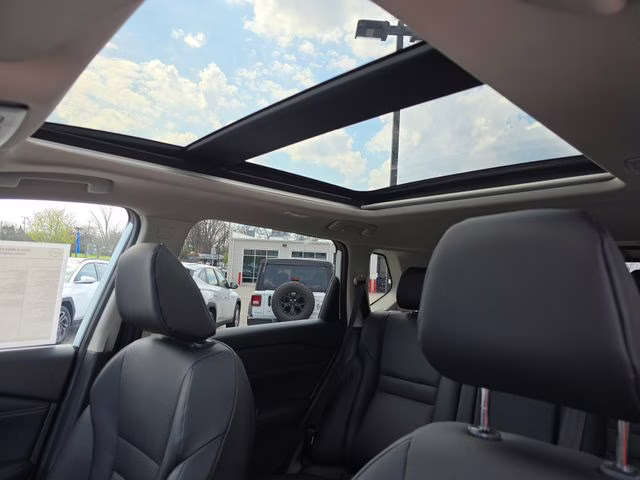2026 Everest White Pearl Tricoat Nissan Rogue Dark Armor AWD SUV
