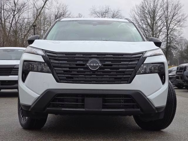 2026 Everest White Pearl Tricoat Nissan Rogue Dark Armor AWD SUV