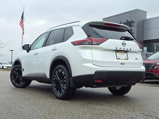 2026 Everest White Pearl Tricoat Nissan Rogue Dark Armor AWD SUV