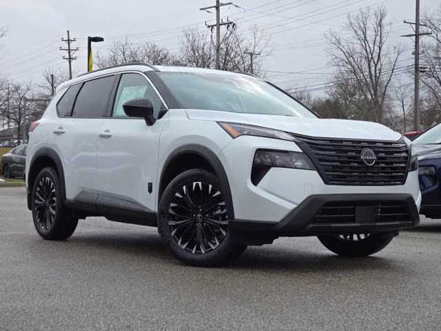 2026 Everest White Pearl Tricoat Nissan Rogue Dark Armor AWD SUV
