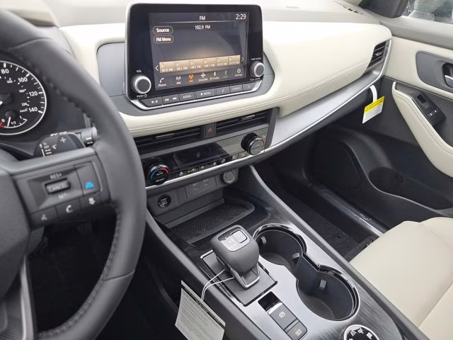 2026 Everest White Pearl Tricoat Nissan Rogue Dark Armor AWD SUV