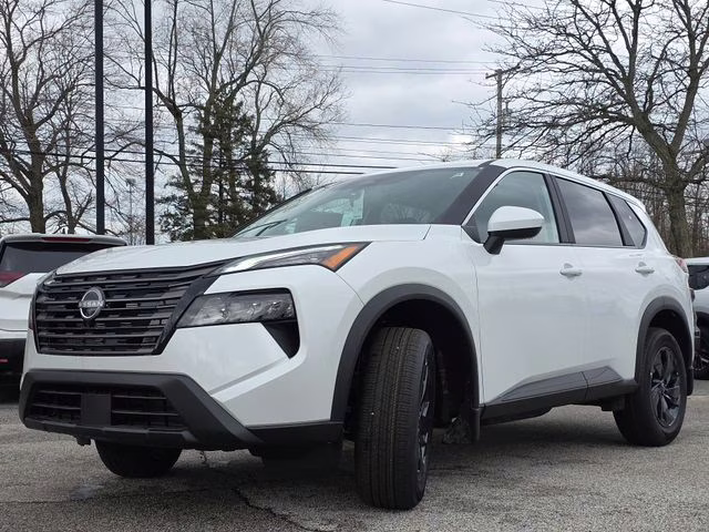 2026 Everest White Pearl Tricoat Nissan Rogue SV AWD SUV