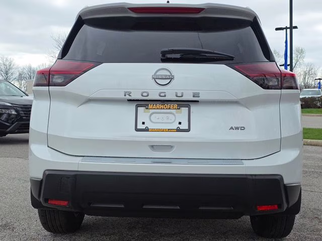 2026 Everest White Pearl Tricoat Nissan Rogue SV AWD SUV