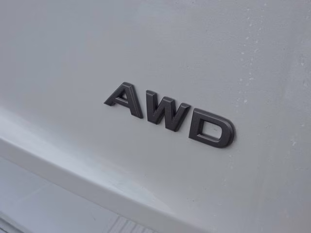 2026 Everest White Pearl Tricoat Nissan Rogue SV AWD SUV