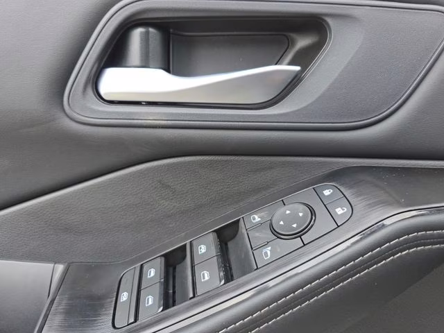2026 Everest White Pearl Tricoat Nissan Rogue SV AWD SUV
