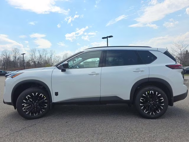 2026 Everest White Pearl Tricoat Nissan Rogue Dark Armor AWD SUV
