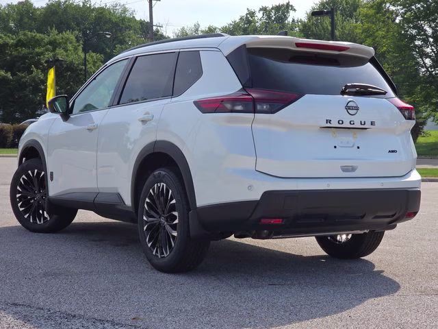 2026 Everest White Pearl Tricoat Nissan Rogue Dark Armor AWD SUV