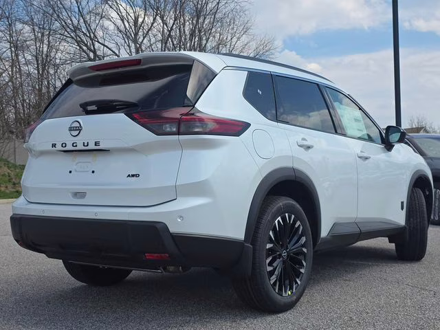 2026 Everest White Pearl Tricoat Nissan Rogue Dark Armor AWD SUV