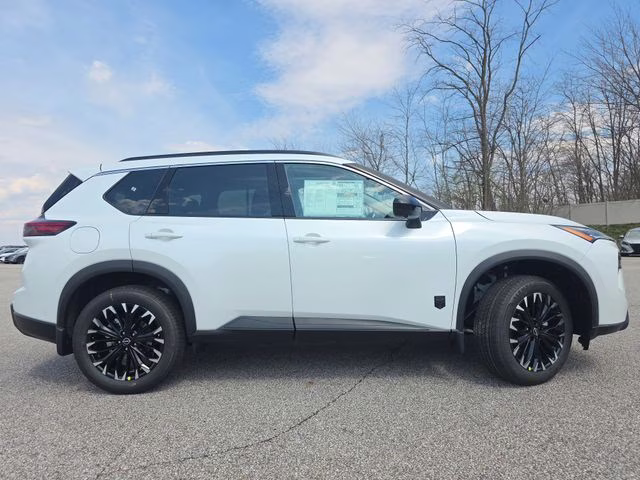 2026 Everest White Pearl Tricoat Nissan Rogue Dark Armor AWD SUV