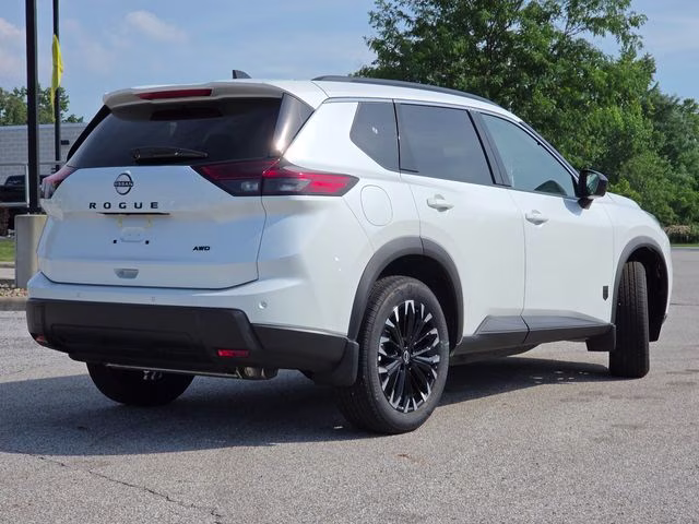 2026 Everest White Pearl Tricoat Nissan Rogue Dark Armor AWD SUV