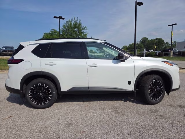2026 Everest White Pearl Tricoat Nissan Rogue Dark Armor AWD SUV