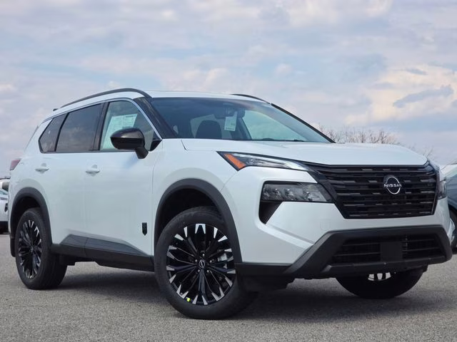 2026 Everest White Pearl Tricoat Nissan Rogue Dark Armor AWD SUV