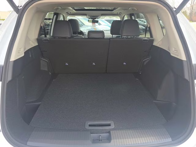 2026 Everest White Pearl Tricoat Nissan Rogue Dark Armor AWD SUV