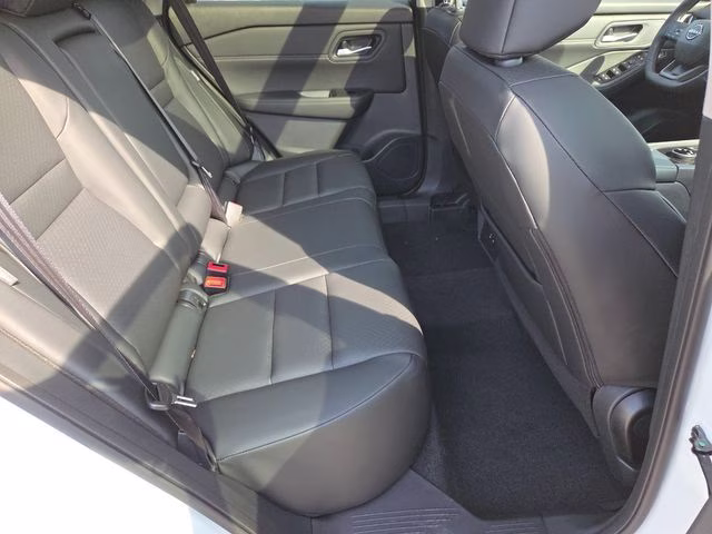 2026 Everest White Pearl Tricoat Nissan Rogue Dark Armor AWD SUV
