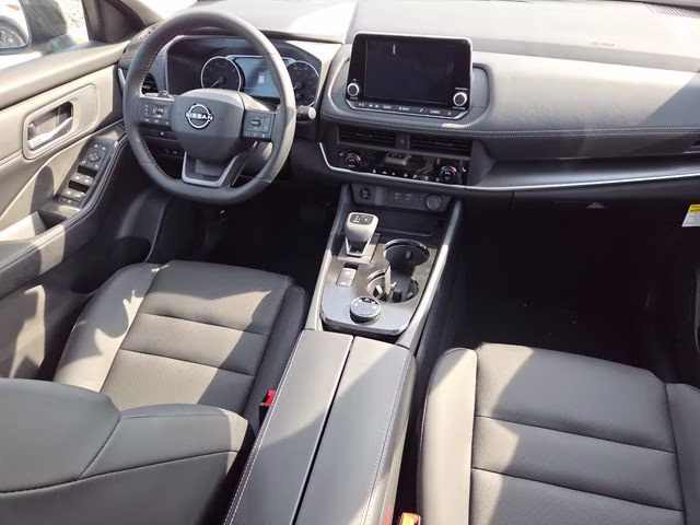 2026 Everest White Pearl Tricoat Nissan Rogue Dark Armor AWD SUV