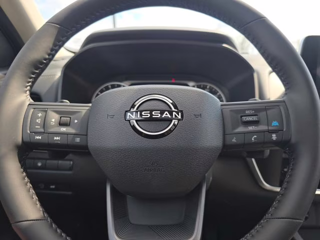 2026 Everest White Pearl Tricoat Nissan Rogue Dark Armor AWD SUV