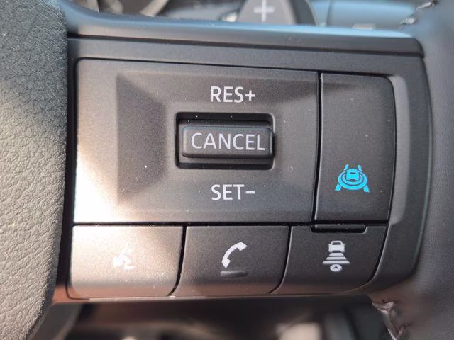 2026 Everest White Pearl Tricoat Nissan Rogue Dark Armor AWD SUV
