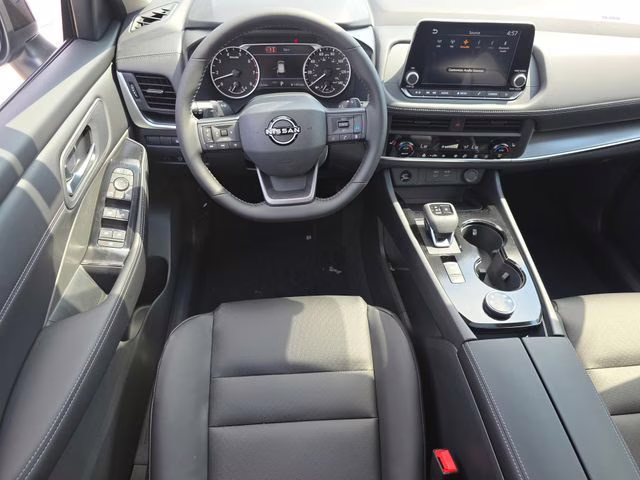 2026 Everest White Pearl Tricoat Nissan Rogue Dark Armor AWD SUV