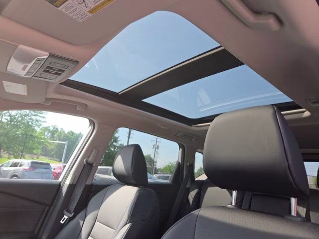 2026 Everest White Pearl Tricoat Nissan Rogue Dark Armor AWD SUV
