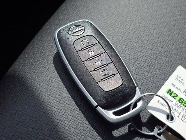 2026 Everest White Pearl Tricoat Nissan Rogue Dark Armor AWD SUV