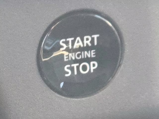 2026 Everest White Pearl Tricoat Nissan Rogue SV AWD SUV