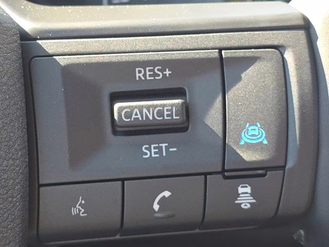2026 Everest White Pearl Tricoat Nissan Rogue SV AWD SUV