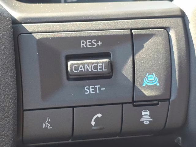 2026 Everest White Pearl Tricoat Nissan Rogue SV AWD SUV