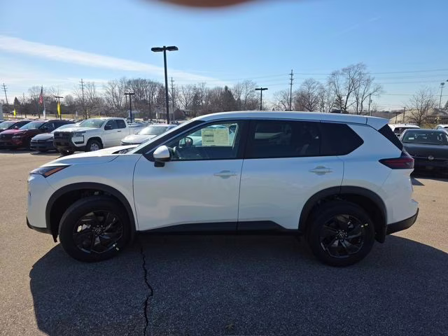 2026 Everest White Pearl Tricoat Nissan Rogue SV AWD SUV