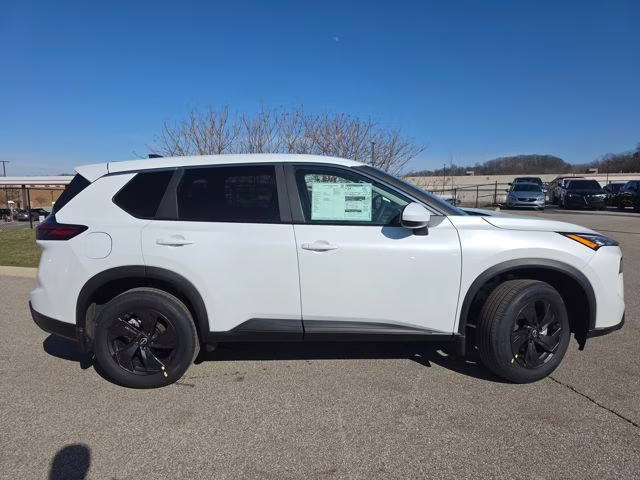 2026 Everest White Pearl Tricoat Nissan Rogue SV AWD SUV