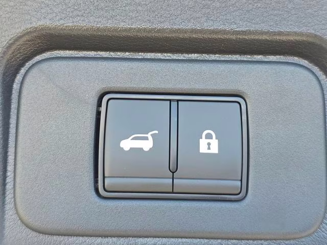 2026 Everest White Pearl Tricoat Nissan Rogue SV AWD SUV