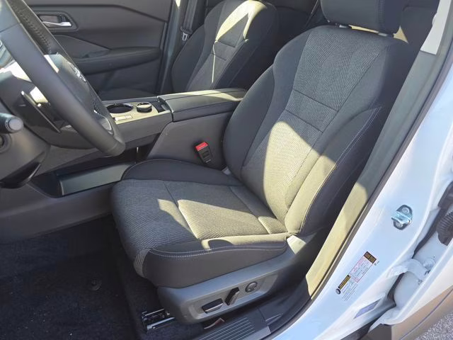 2026 Everest White Pearl Tricoat Nissan Rogue SV AWD SUV