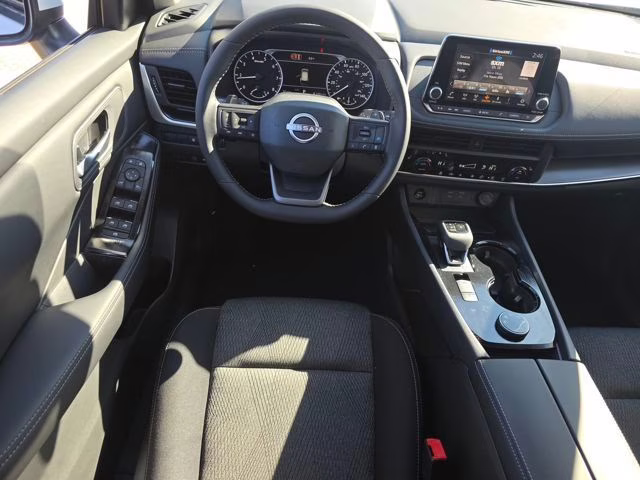 2026 Everest White Pearl Tricoat Nissan Rogue SV AWD SUV