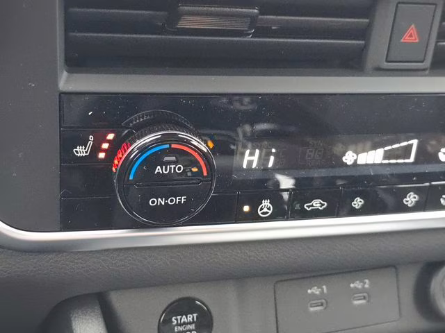 2026 Everest White Pearl Tricoat Nissan Rogue SV AWD SUV