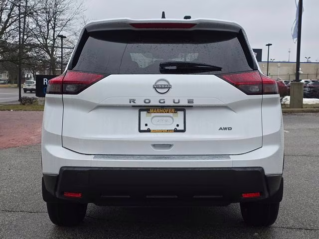 2026 Everest White Pearl Tricoat Nissan Rogue SV AWD SUV