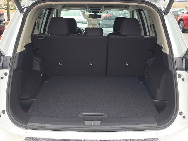 2026 Everest White Pearl Tricoat Nissan Rogue SV AWD SUV