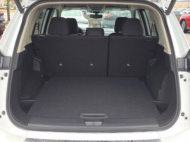 2026 Everest White Pearl Tricoat Nissan Rogue SV AWD SUV