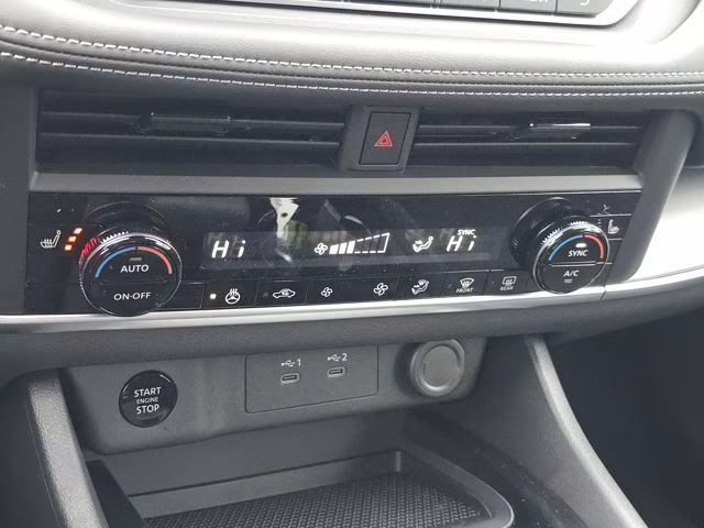2026 Everest White Pearl Tricoat Nissan Rogue SV AWD SUV